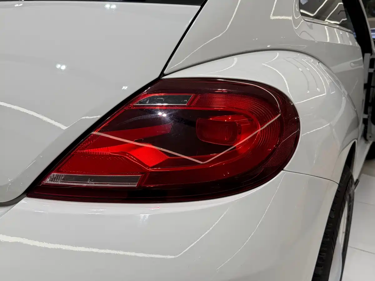 Volkswagen Beetle 2019 2018 180TSI Easy Joy Edition