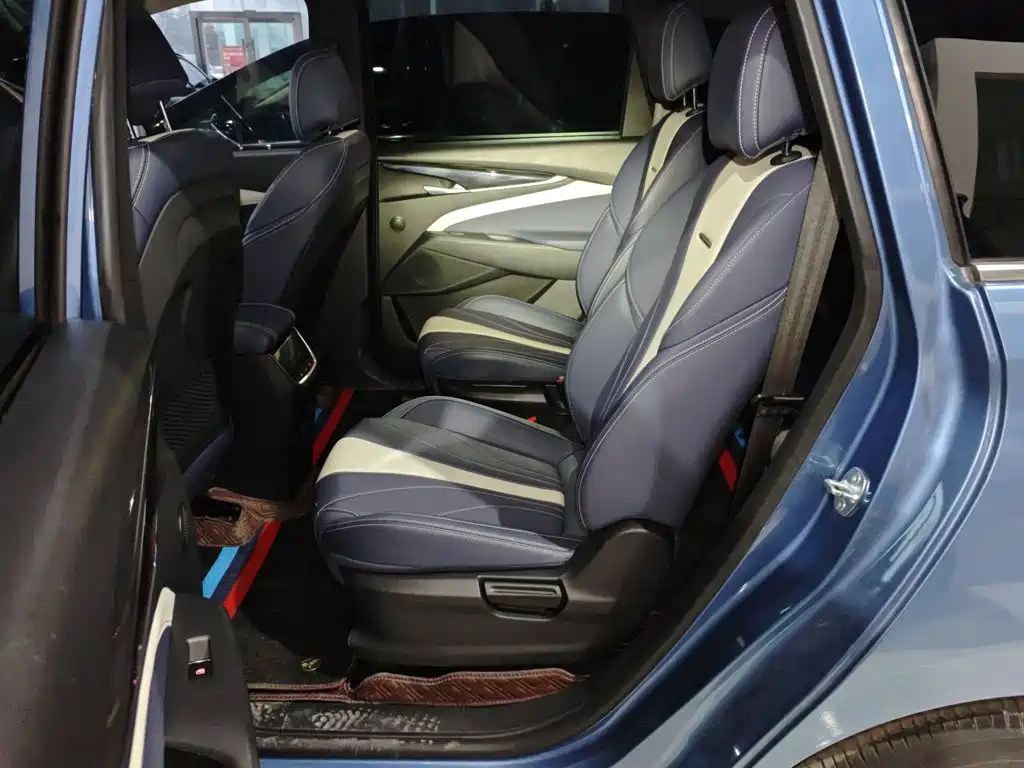 SAIC Maxus Maxus G50 2019 2019 1.5T Automatic Luxury Edition China VI