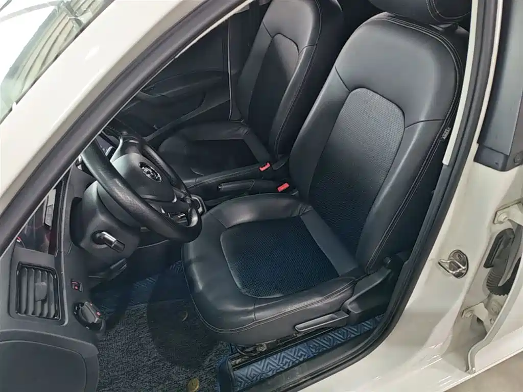 Volkswagen Santana 2016 1.6L Automatic Trend Edition фото 15