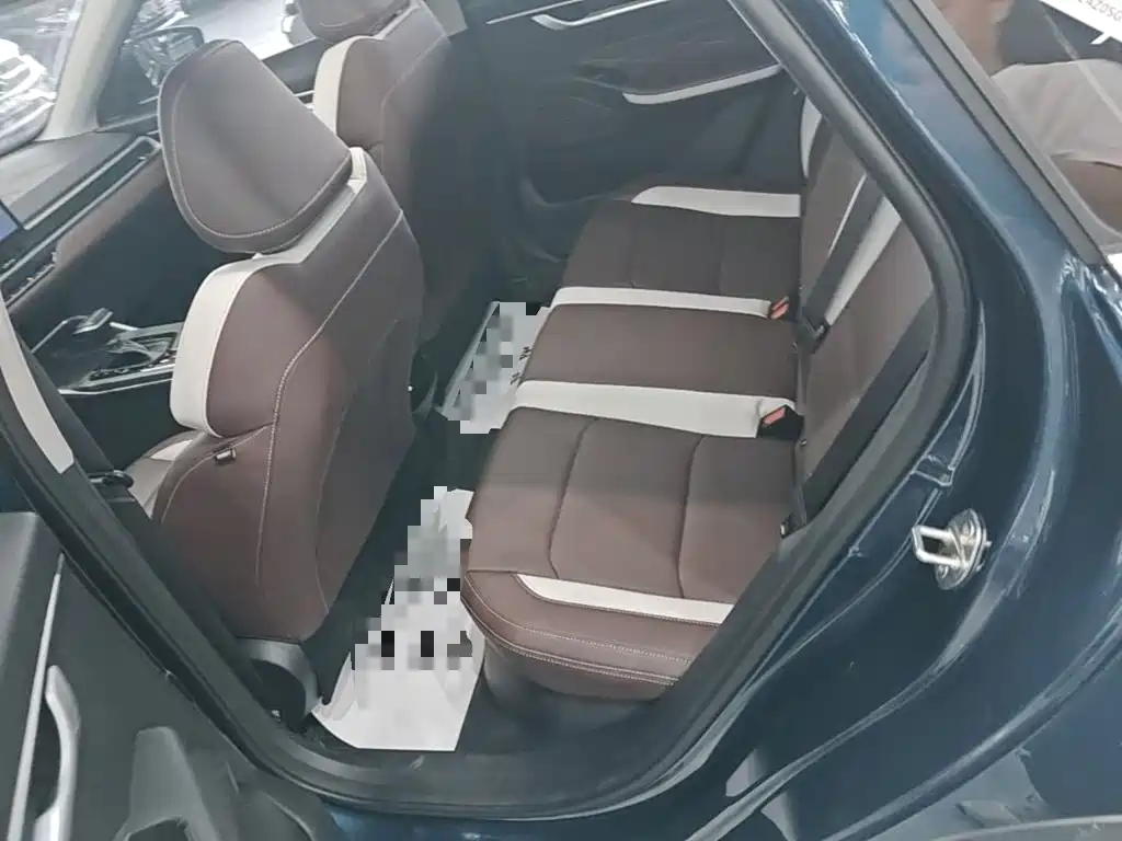 Photo 17 - Geely Emgrand