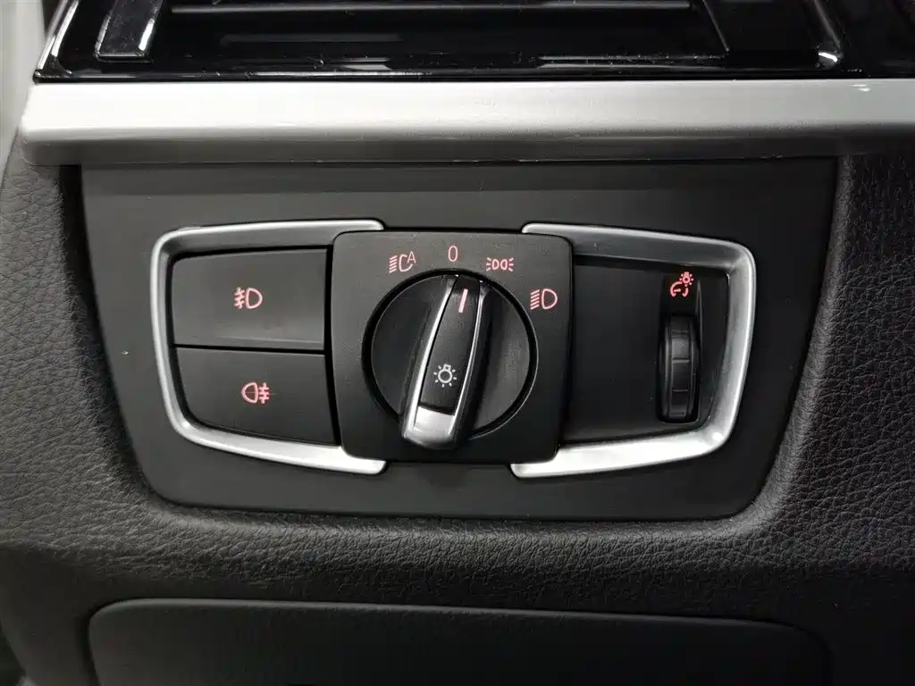 BMW 3 Series 2016 320Li Progressive фото 21