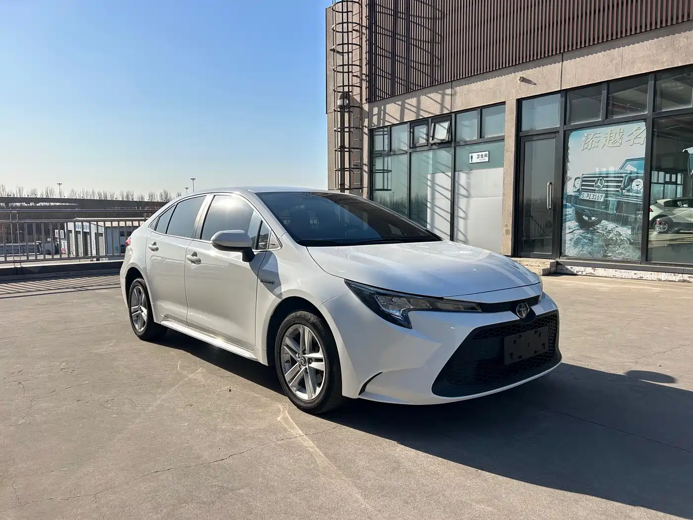 Toyota Levin 2021 Dual Hybrid 1.8H E-CVT Leading Edition фото 2