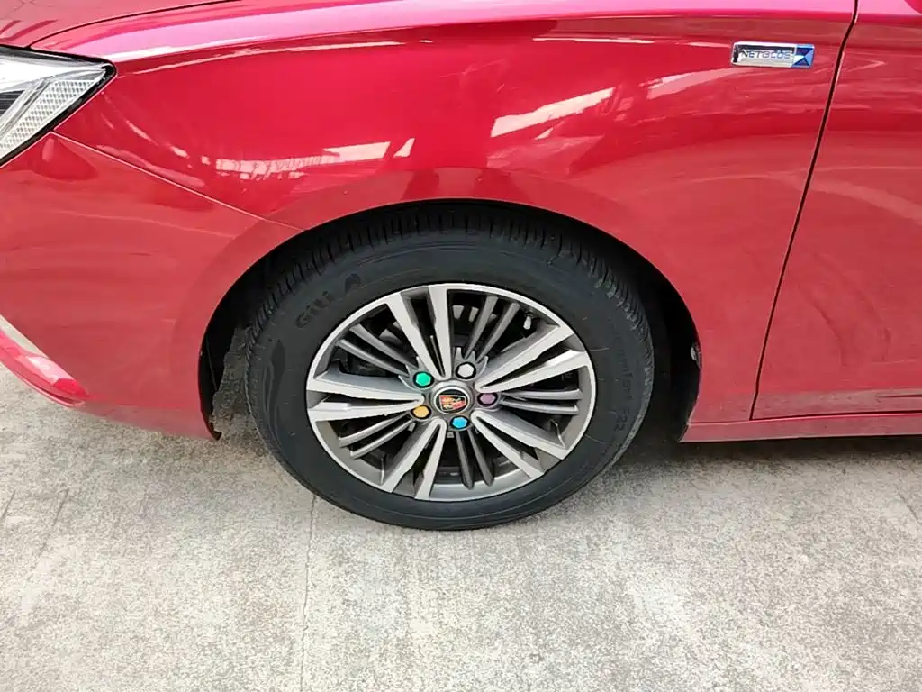Фото 23 - Roewe i5