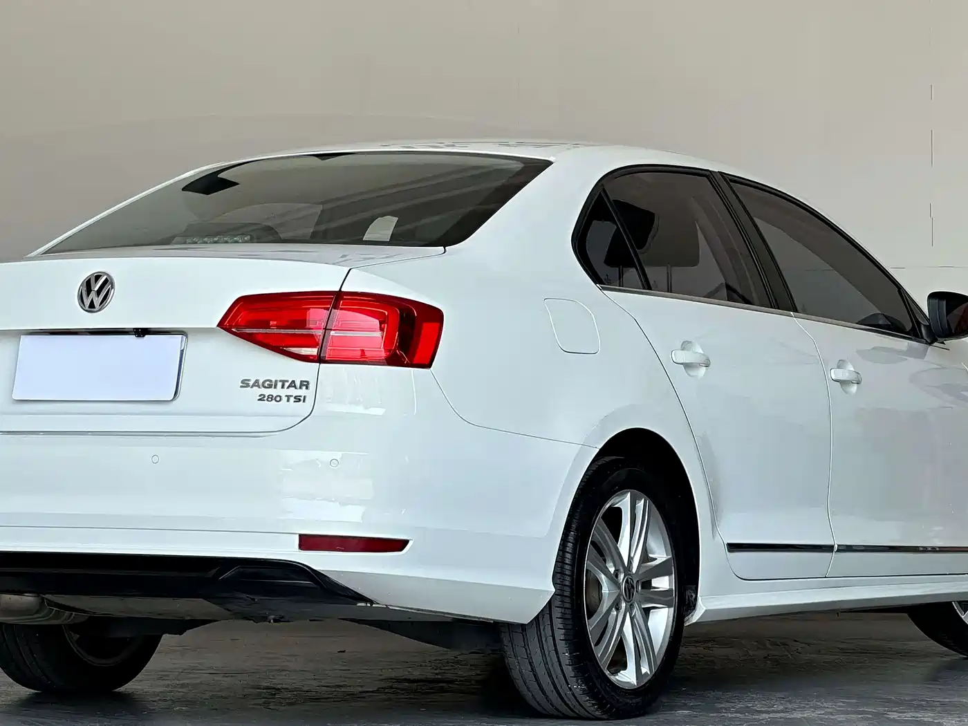 Volkswagen Sagitar 2018 280TSI DSG Spark Edition фото 7