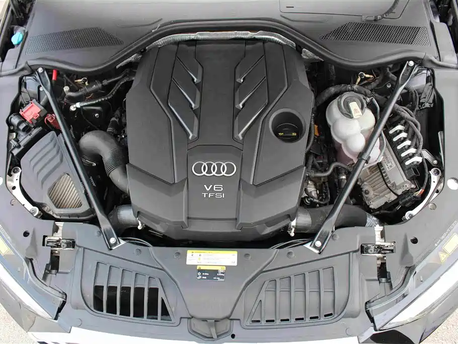 Фото 19 - Audi A8