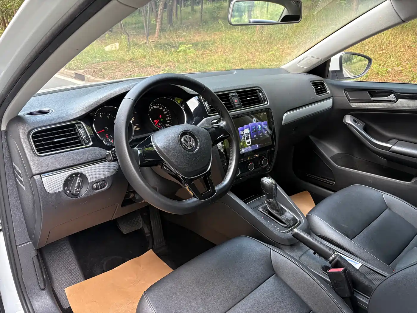 Volkswagen Sagitar 2015 230TSI Automatic Comfort фото 4
