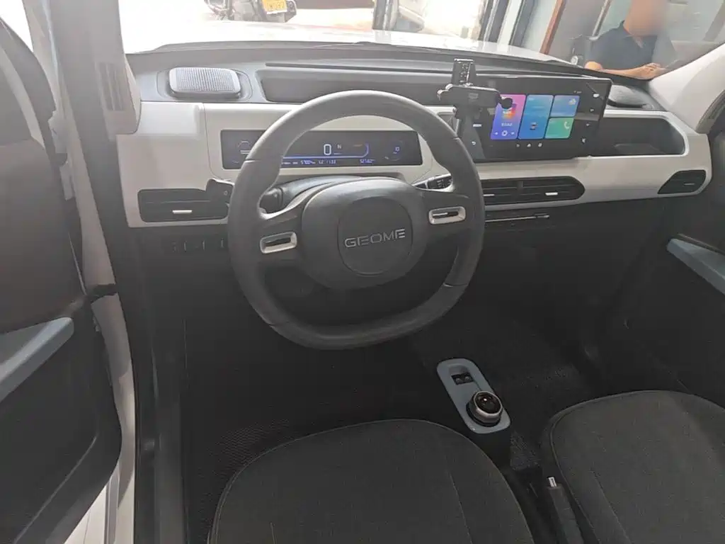 Фото 10 - Geely Galaxy Panda