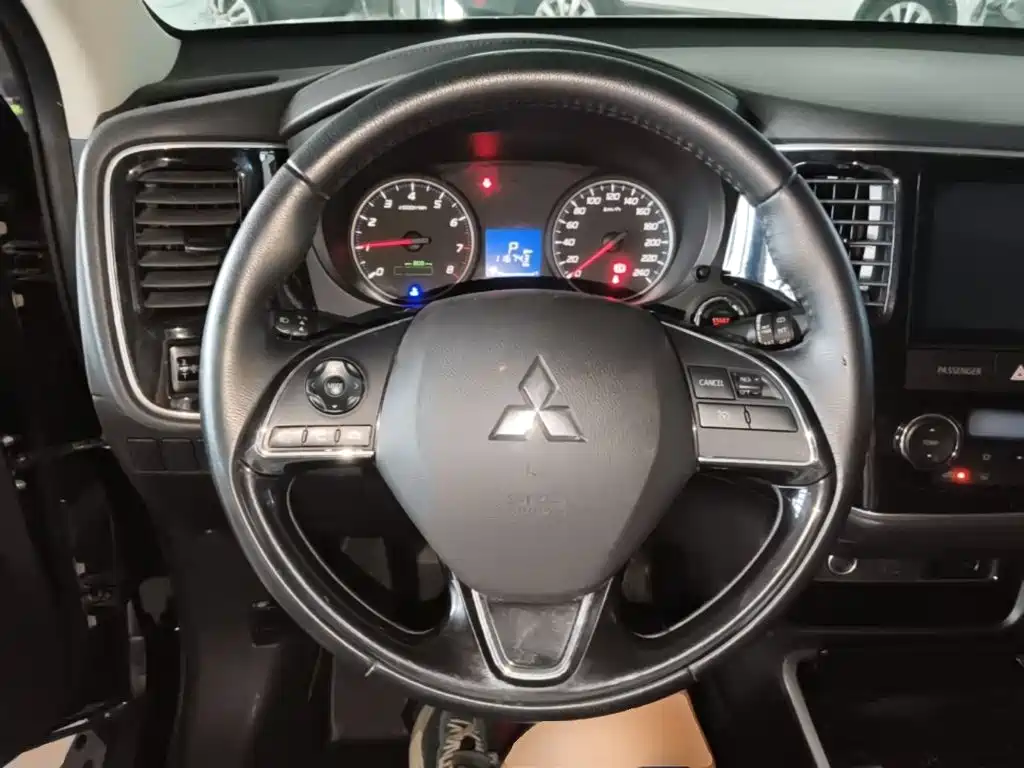 Mitsubishi Outlander 2017 2018 2.0L 2WD Glory Edition 5-seater