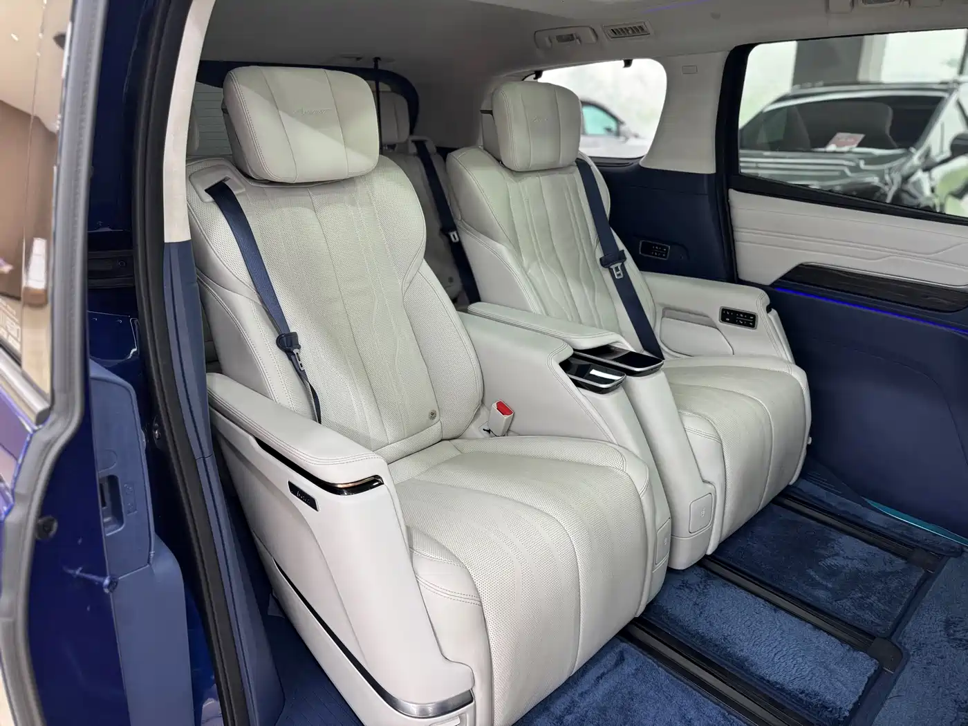 Buick Century 2023 2.0T 7-Seater World Edition фото 12