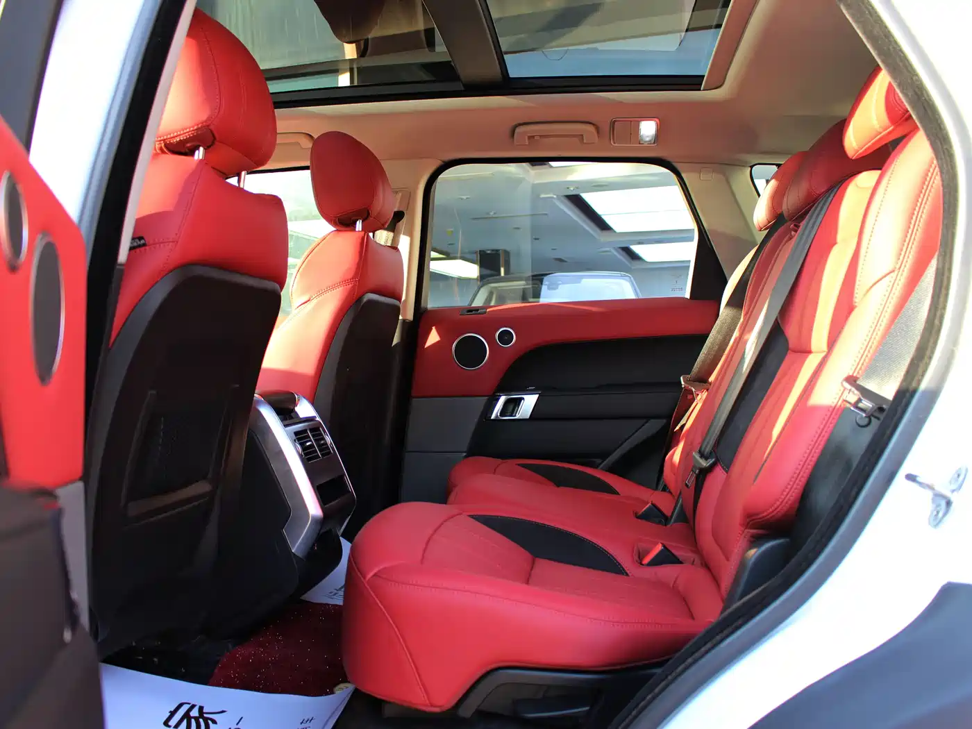 Land Rover Range Rover Sport 2016 Model 3.0 SC V6 SE фото 10