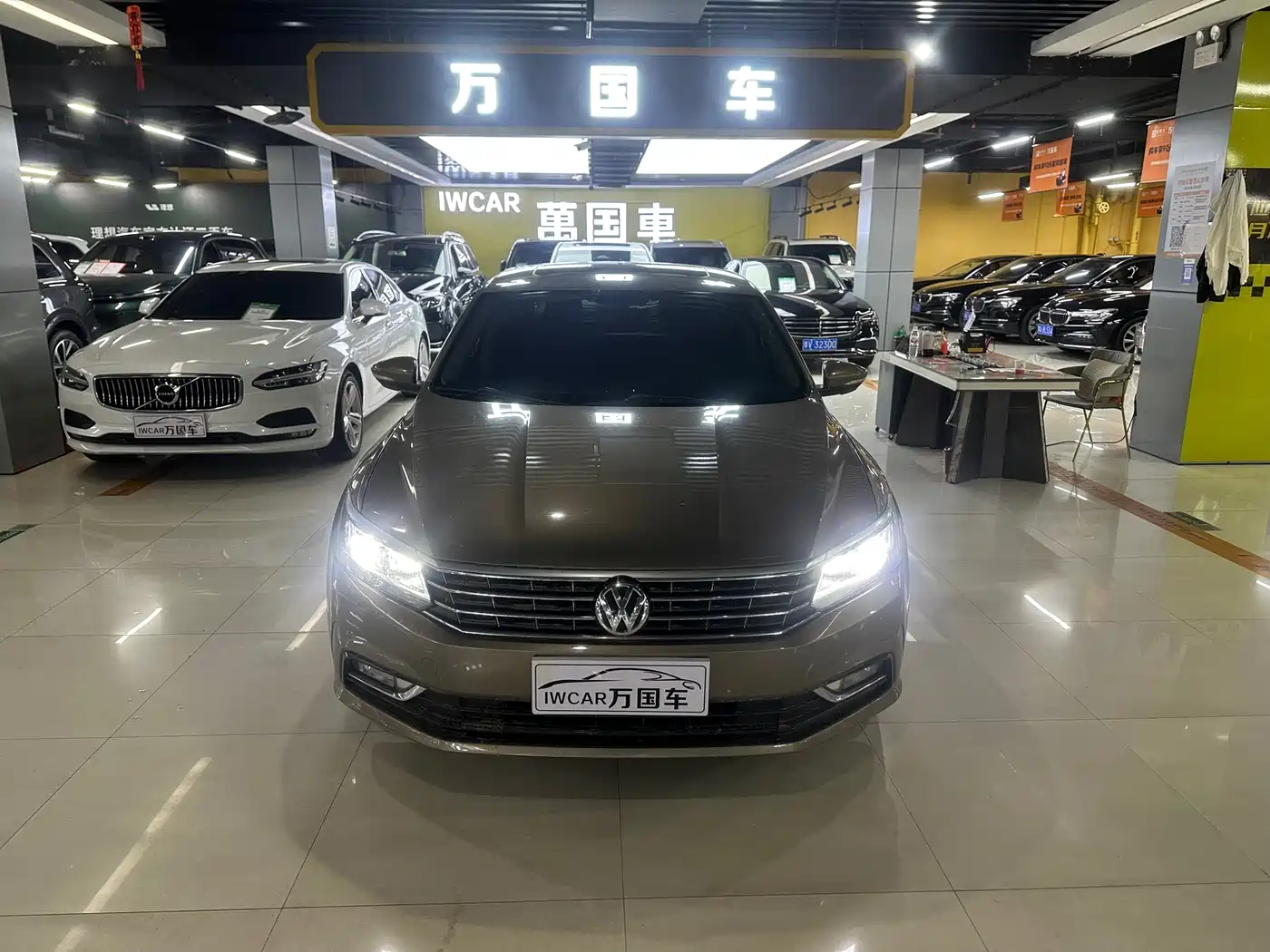 Volkswagen Passat 2016 280TSI DSG Honor Edition фото 2