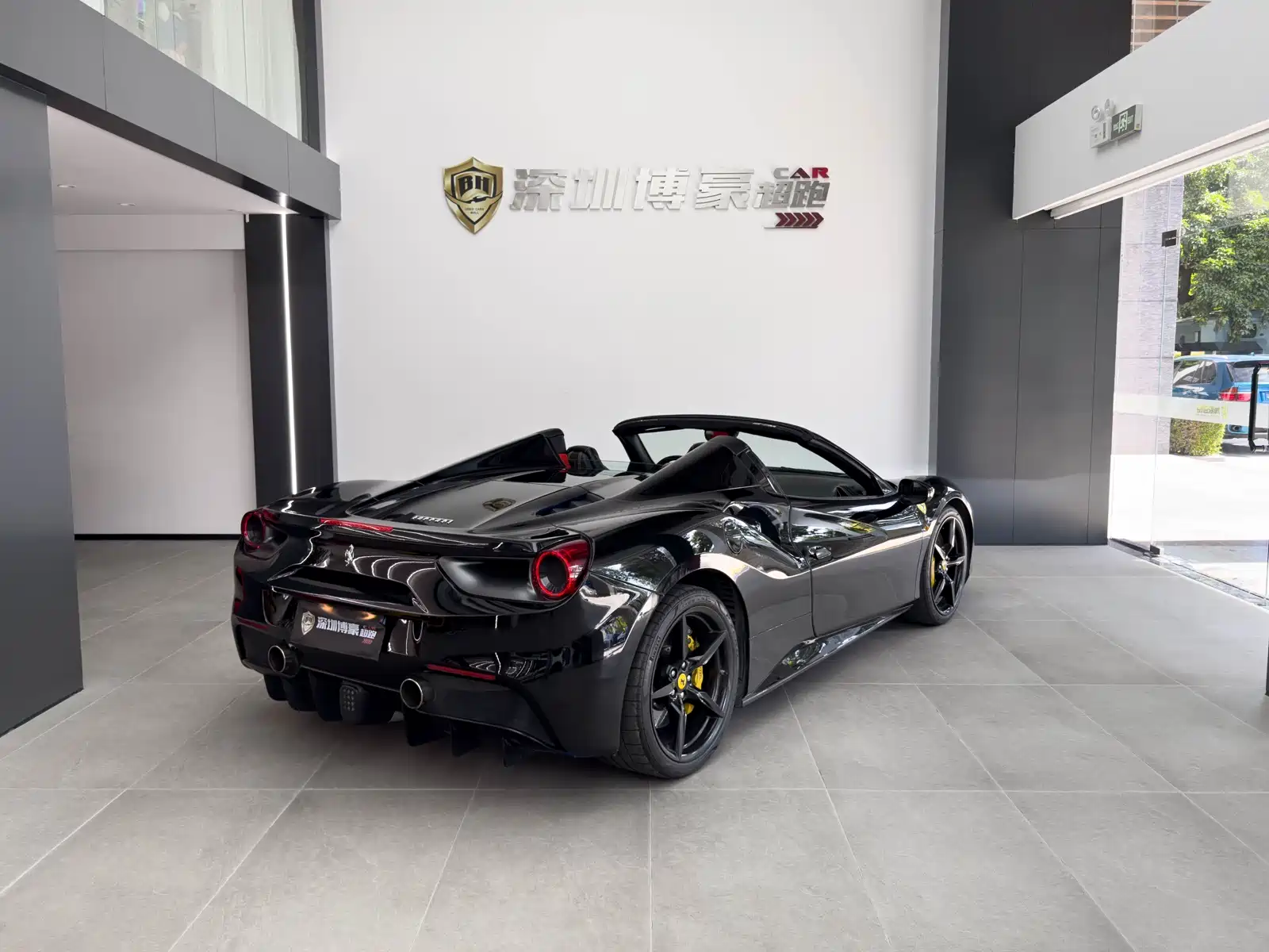 Photo 13 - Ferrari 488