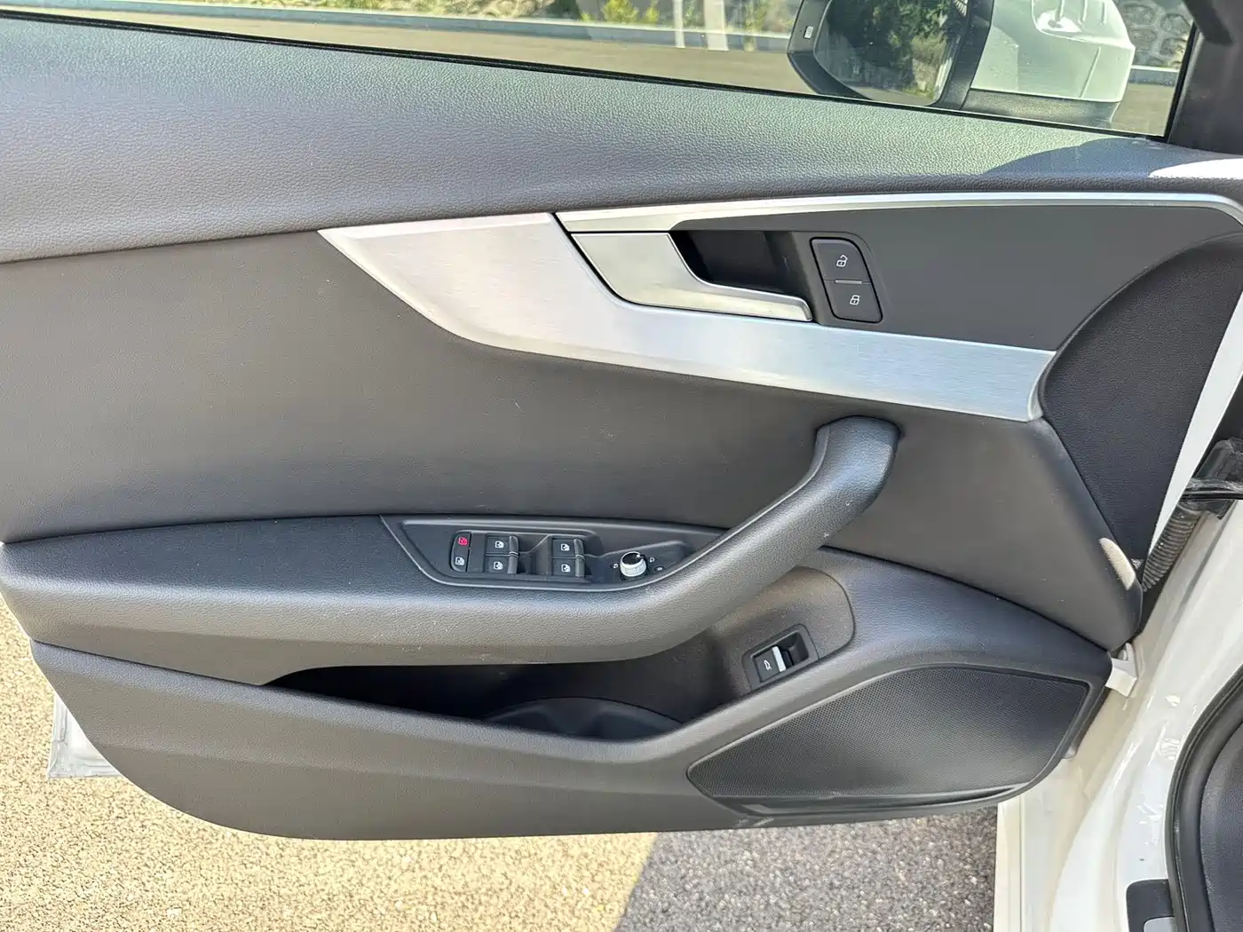 Фото 11 - Audi A4L