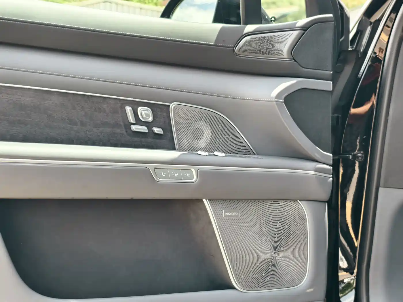 NIO ES8 2025 2025 Base Model 7-Seater