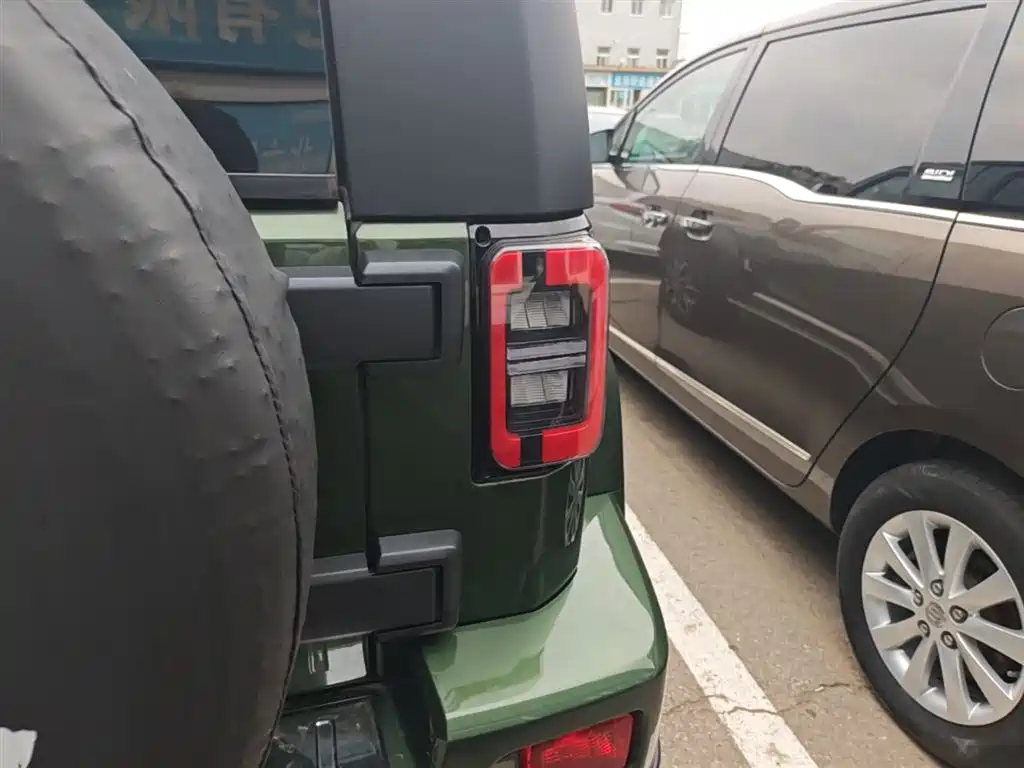 BAIC ORV Beijing Offroad BJ40 2024 2.0T Urban Hunter Glory Edition фото 8