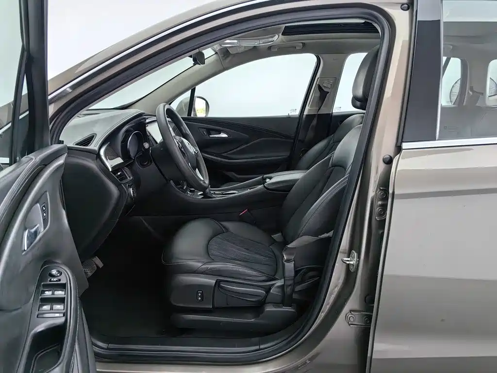 Фото 10 - Buick Envision Plus