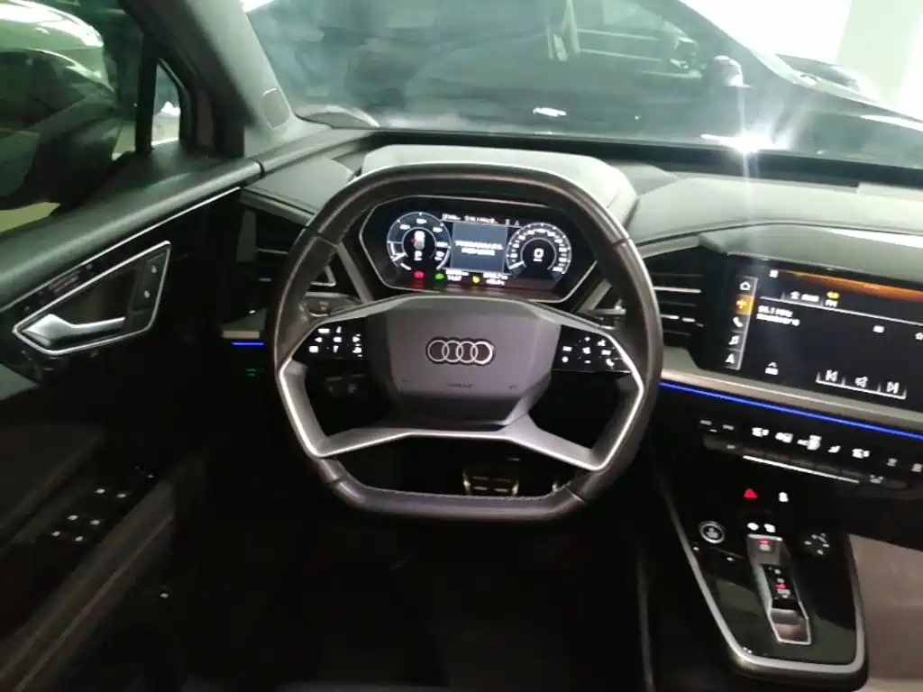 Фото 11 - Audi Q4 e-tron