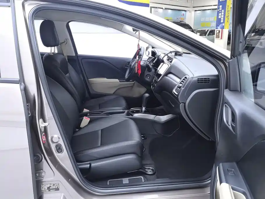 Honda Greiz 2018 2016 1.5L CVT Classic Edition