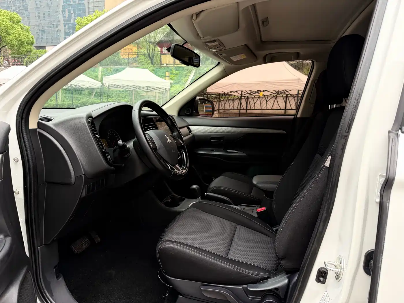 Mitsubishi Outlander (Import) 2016 2.0L 2WD Value Edition 5-Seater фото 8