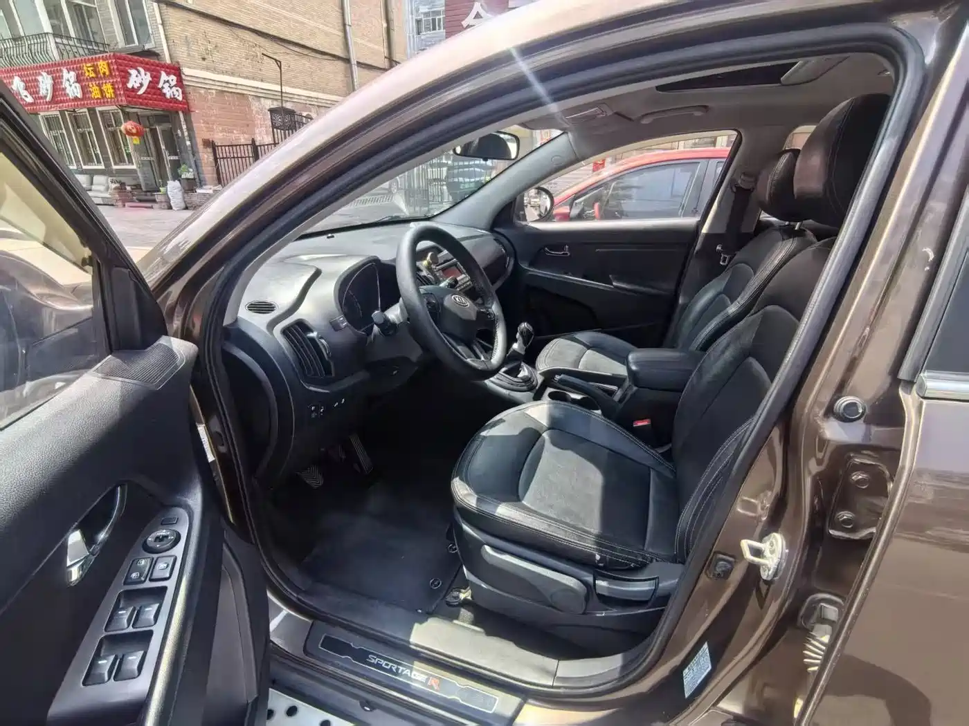 Kia Sportage 2012 2.0L Manual 2WD GLS фото 8