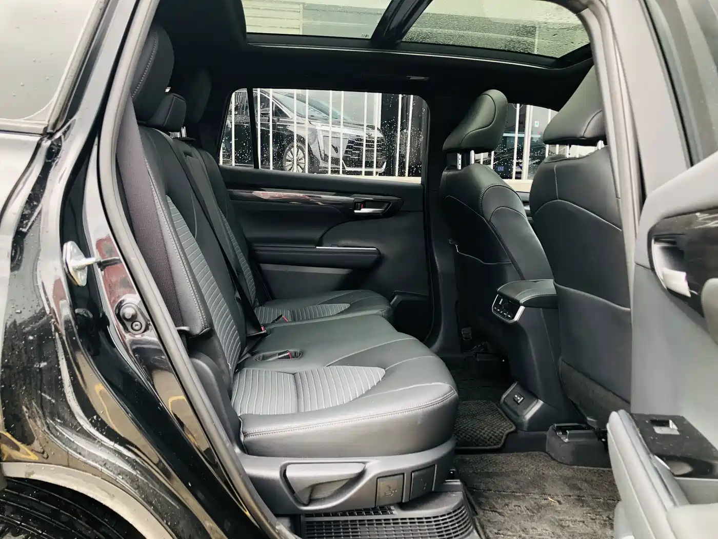 Toyota Crown Kluger 2024 2023 2.5L HEV AWD Luxury Edition