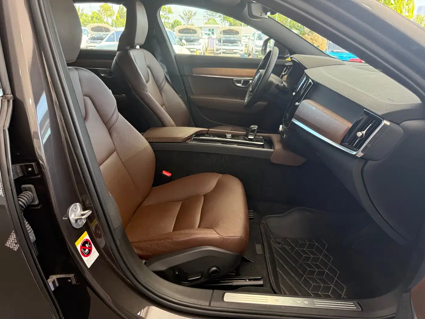Volvo S90 2024 2024 B5 Momentum Luxury Edition