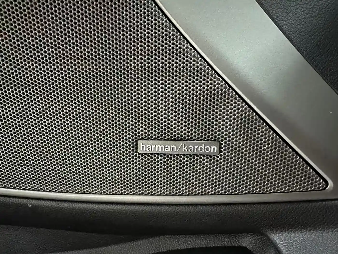 BMW 3 Series 2021 Facelift 325Li M Sport Shadow Edition фото 16