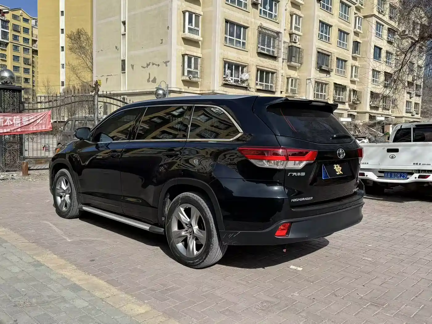 TOYOTA HIGHLANDER