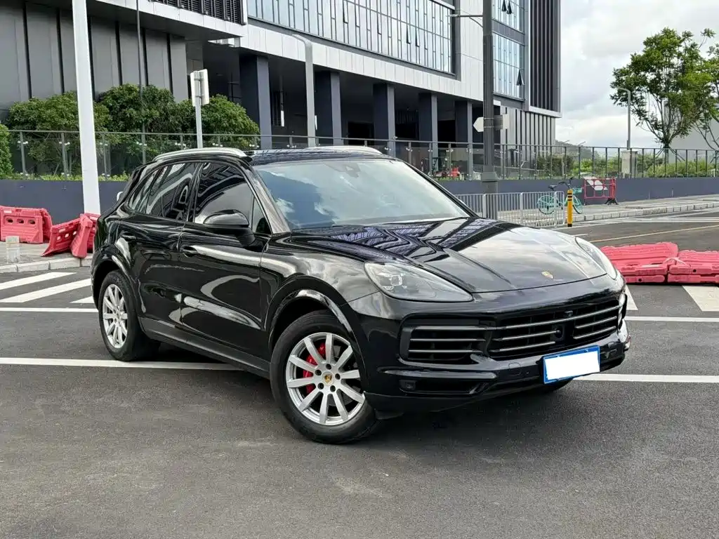 Фото 1 - Porsche Cayenne