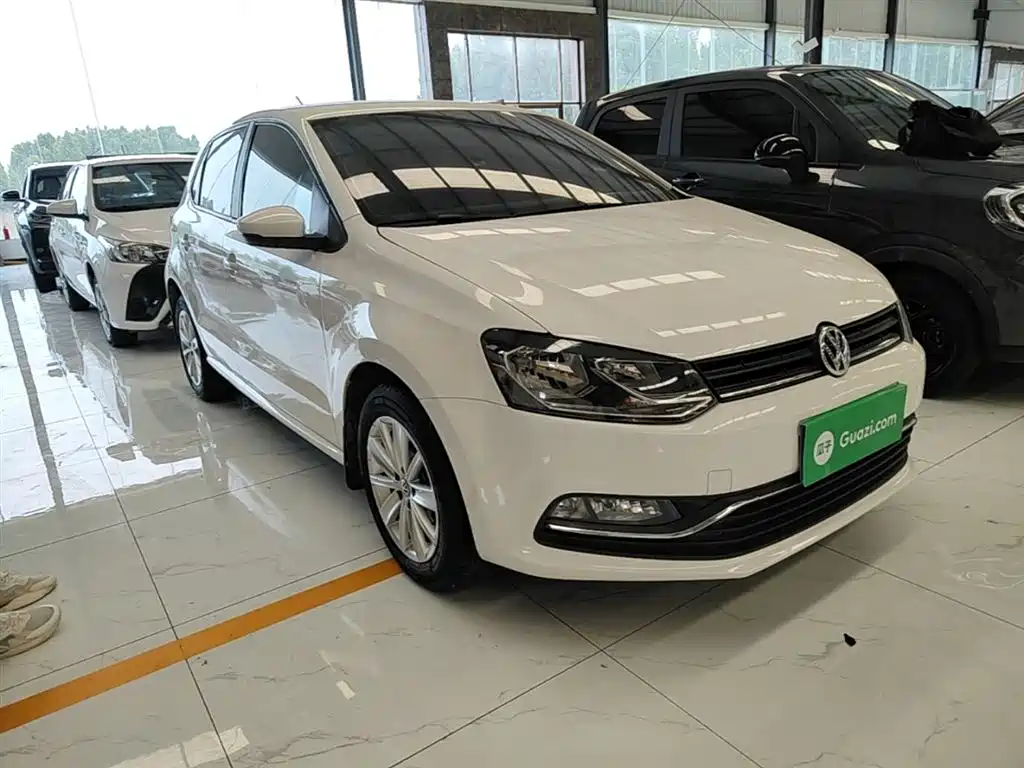 Volkswagen Polo 2014 1.4L Automatic Comfort Edition фото 4