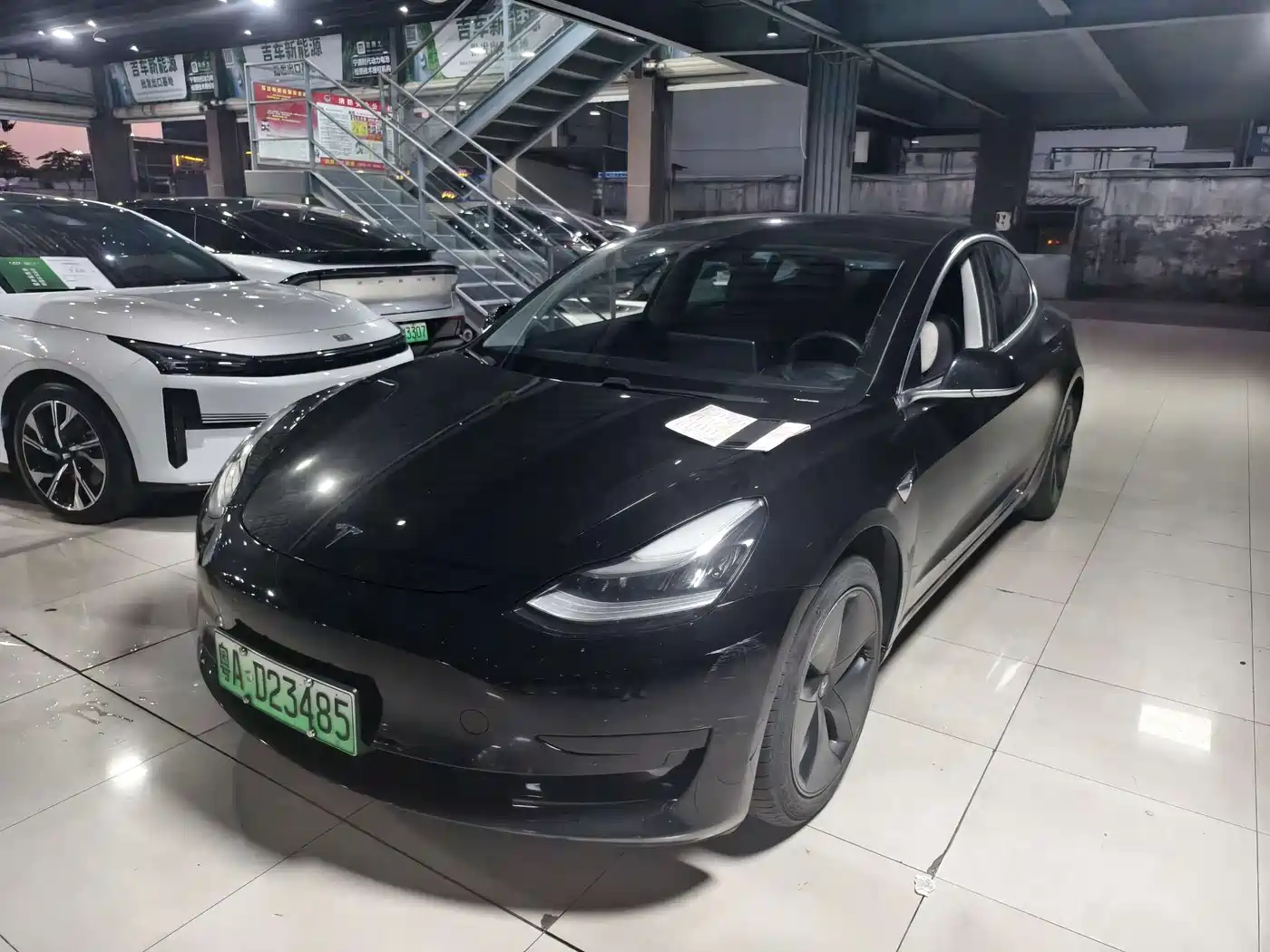 TESLA MODEL 3
