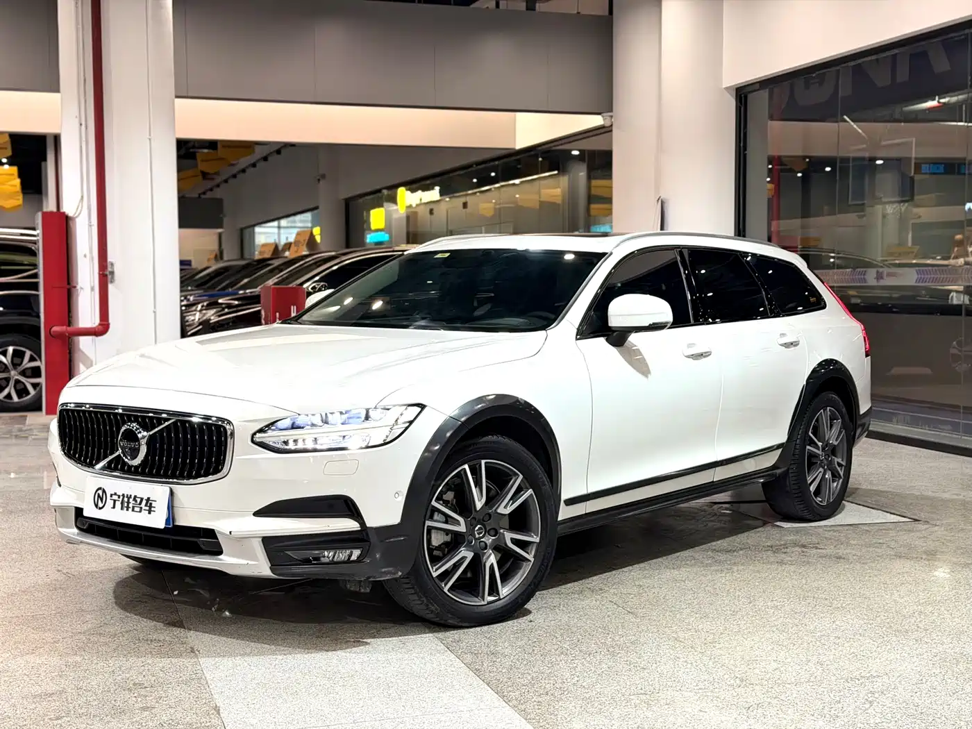 Volvo V90 2018 2017 Cross Country T5 AWD Premium