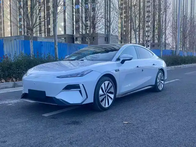 geely-galaxy galaxy-e8