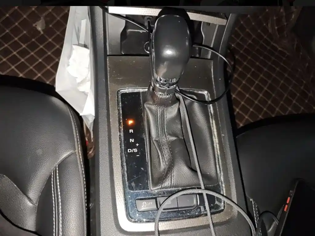 Roewe i6 2021 2020 PLUS 1.6L CVT 4G Connected Glory Flagship Edition