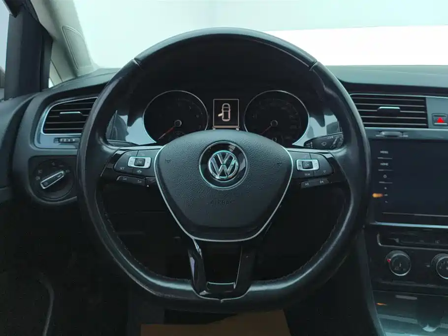 Volkswagen Golf 2020 Beloved Edition 280TSI DSG Comfort фото 15