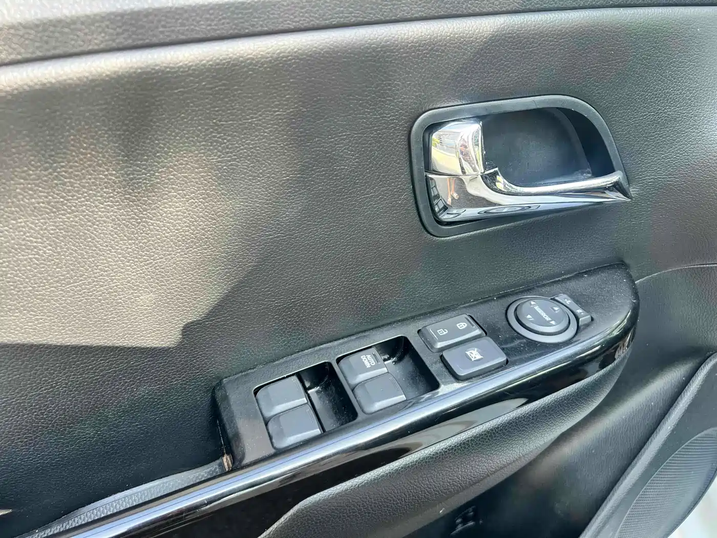 Kia K2 2012 Sedan 1.4L AT Premium ECO Commemorative Edition фото 18