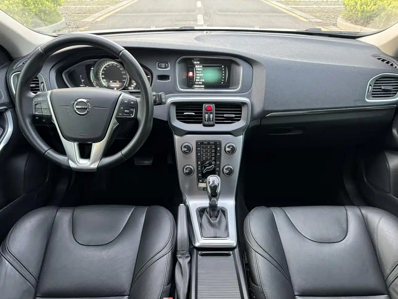 Фото 6 - Volvo V40