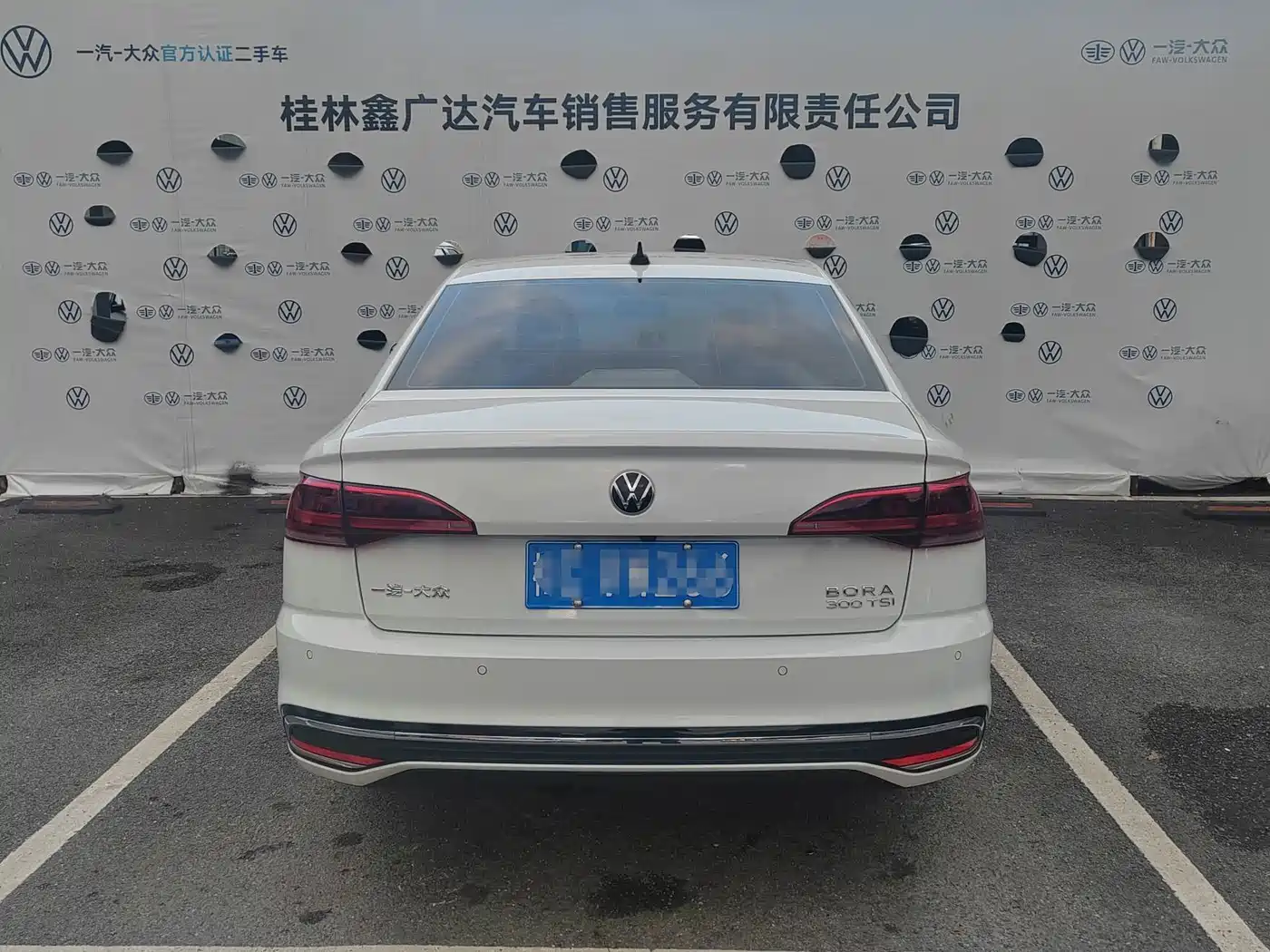Volkswagen Bora 2024 300TSI DSG Premium Ride Edition фото 5