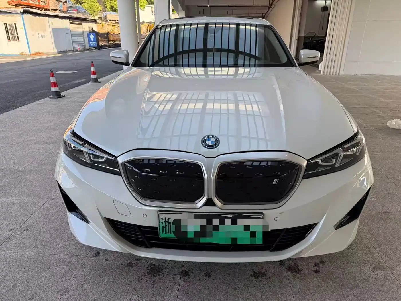 BMW i3 2022 eDrive 35 L фото 2