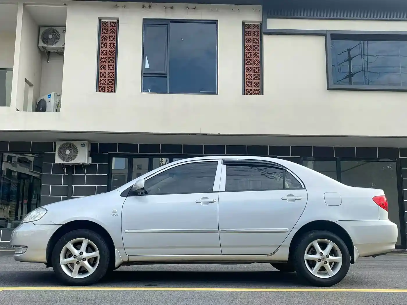 Photo 4 - Toyota Corolla