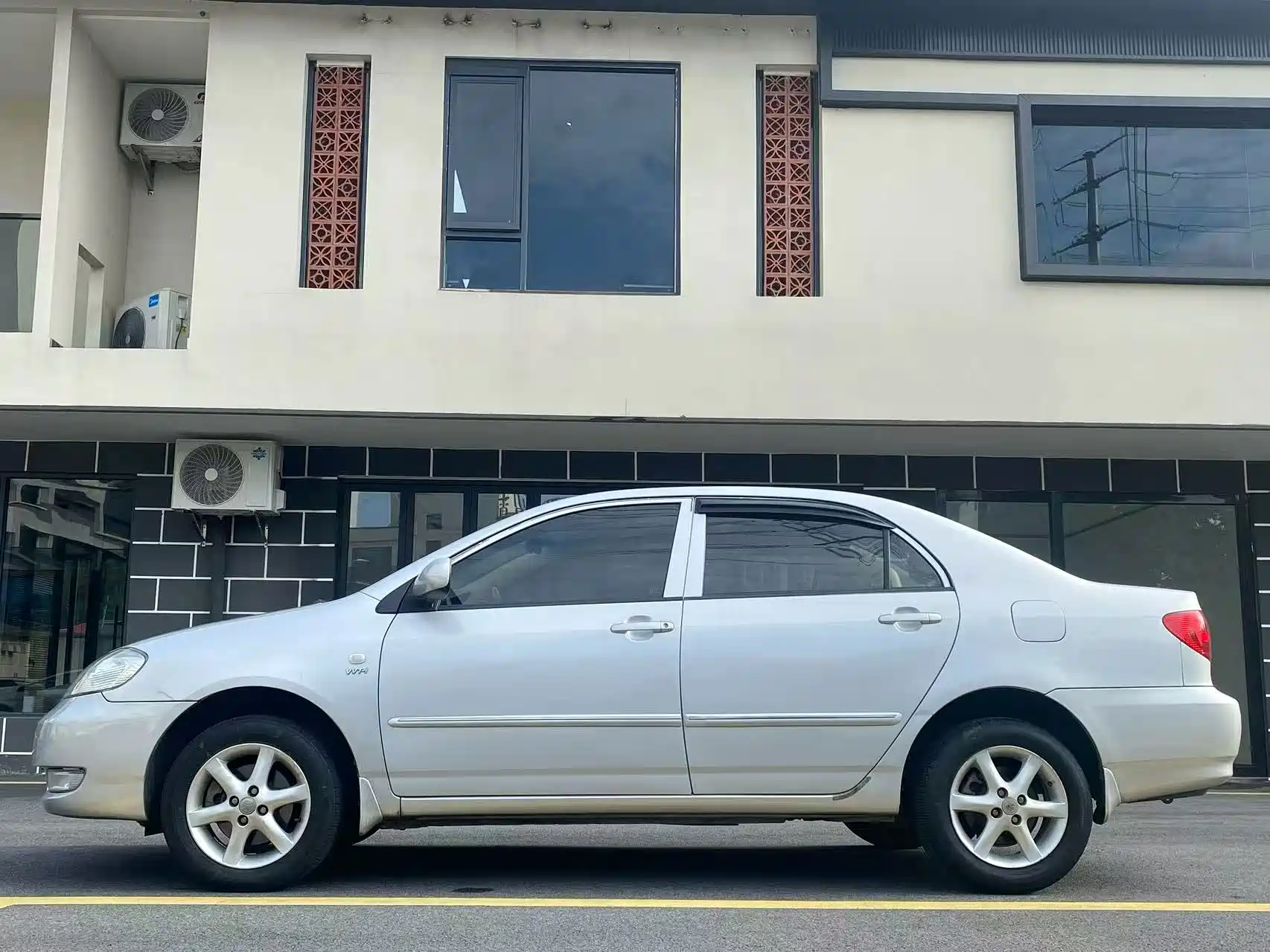 Photo 4 - Toyota Corolla