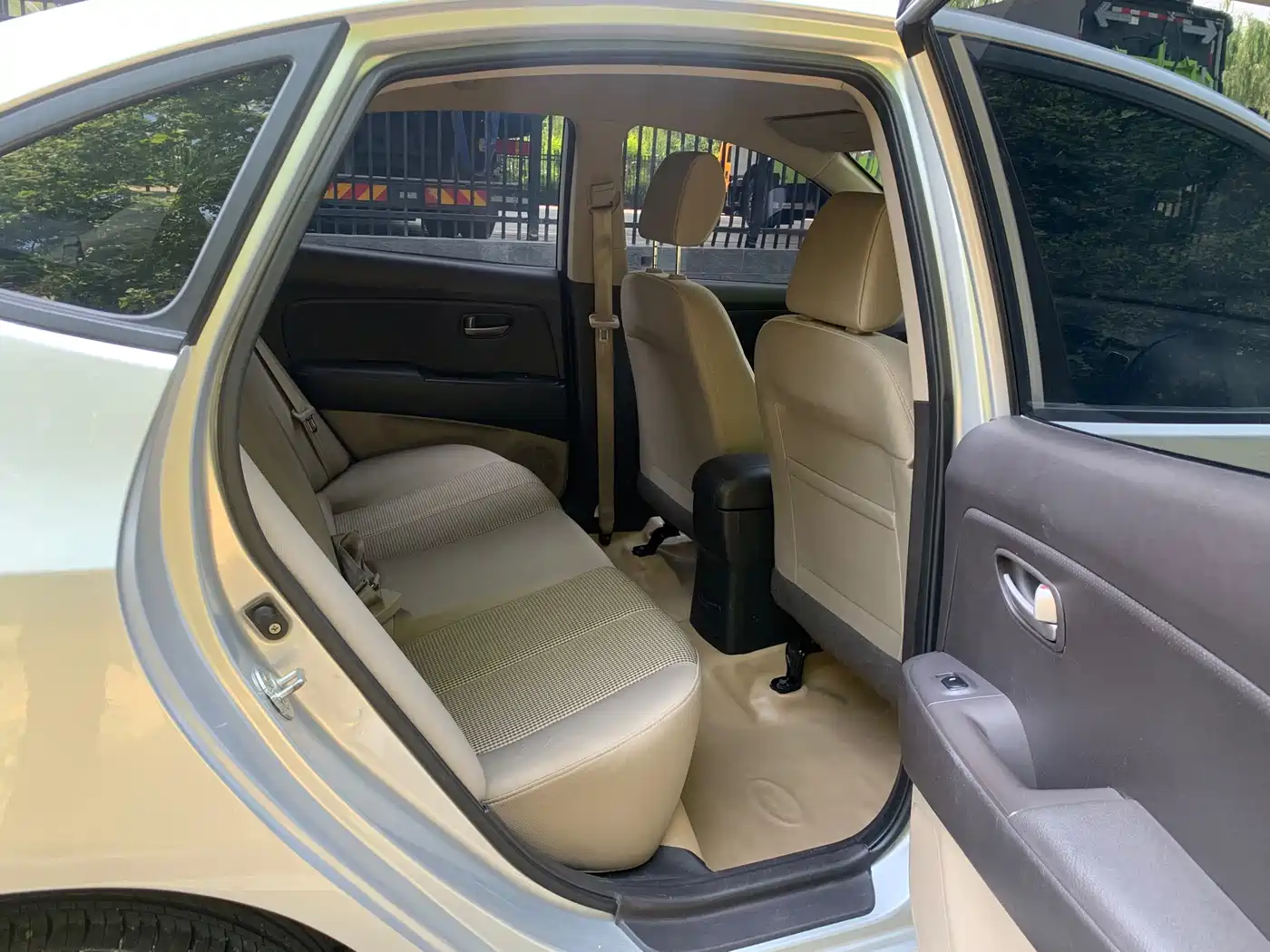 Hyundai Elantra 2011 1.6L Automatic Comfort фото 10