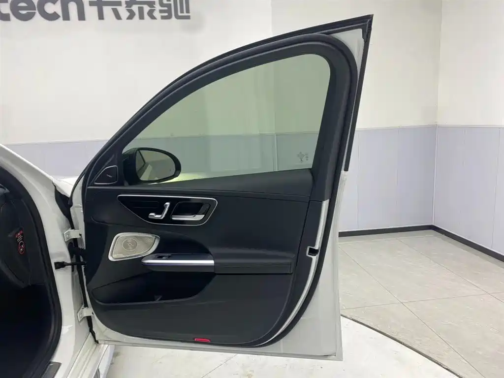 Mercedes-Benz C-Class 2022 Facelift C 260 L Night Edition Sport фото 25