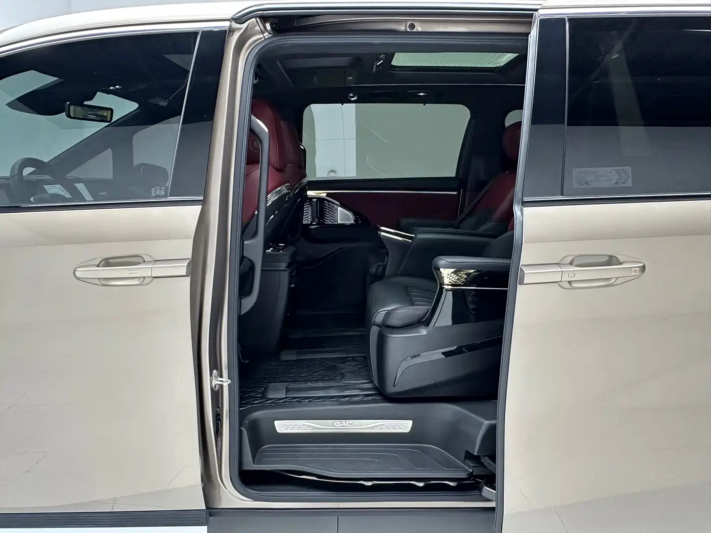 GAC Trumpchi Trumpchi M8 2023 Model Master Series Hybrid Royal Edition фото 8