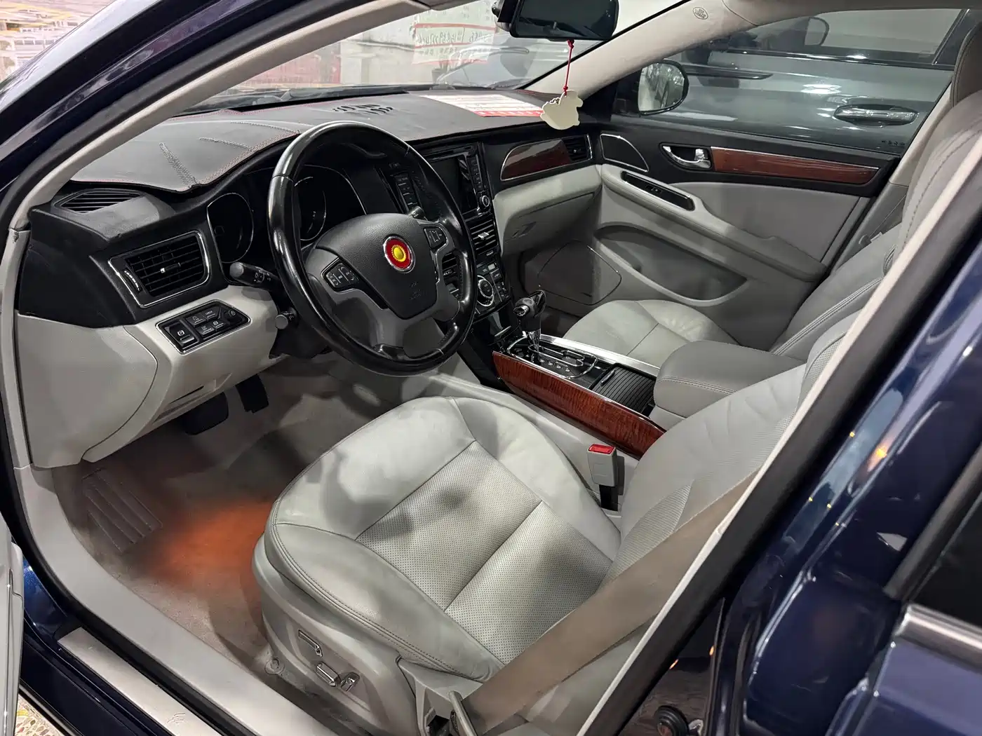 Hongqi H7 2015 2015 1.8T Luxury Type