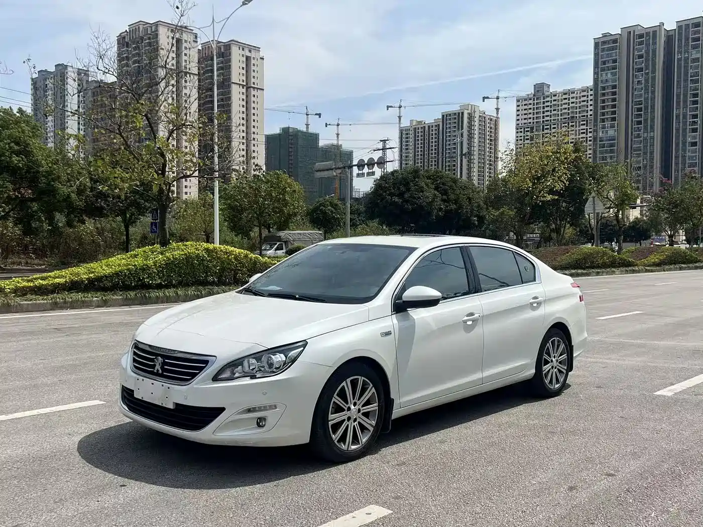 Peugeot 408 2016 1.6T Automatic Luxury Edition