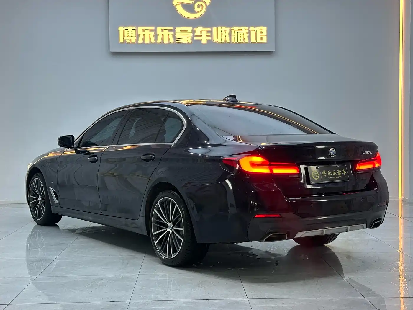 BMW 5 Series 2023 530Li Leading M Sport Package фото 4