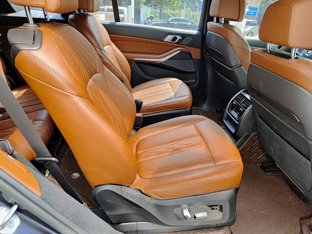 Фото 11 - BMW X7