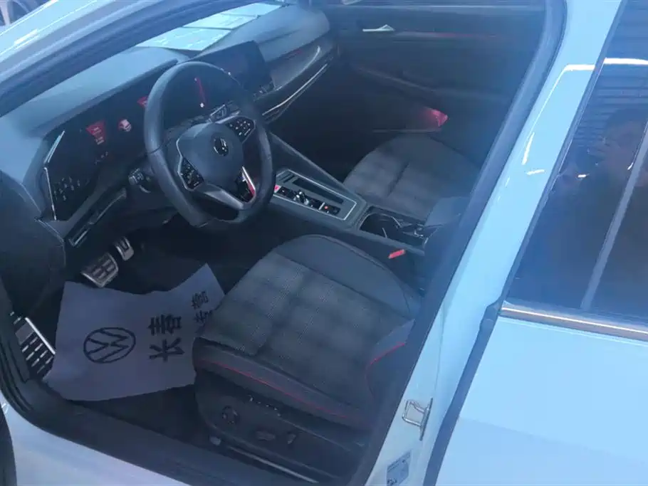 Volkswagen Golf GTI 2023 380TSI DSG GTI фото 9