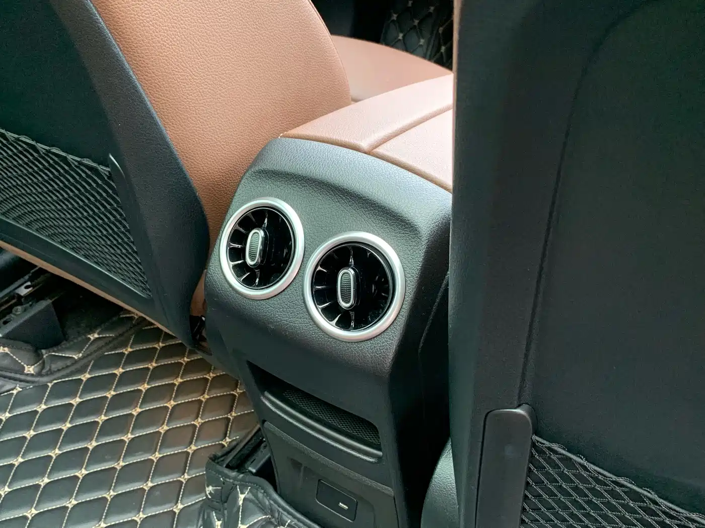 Mercedes-Benz GLB 2022 GLB 220 Dynamic фото 32